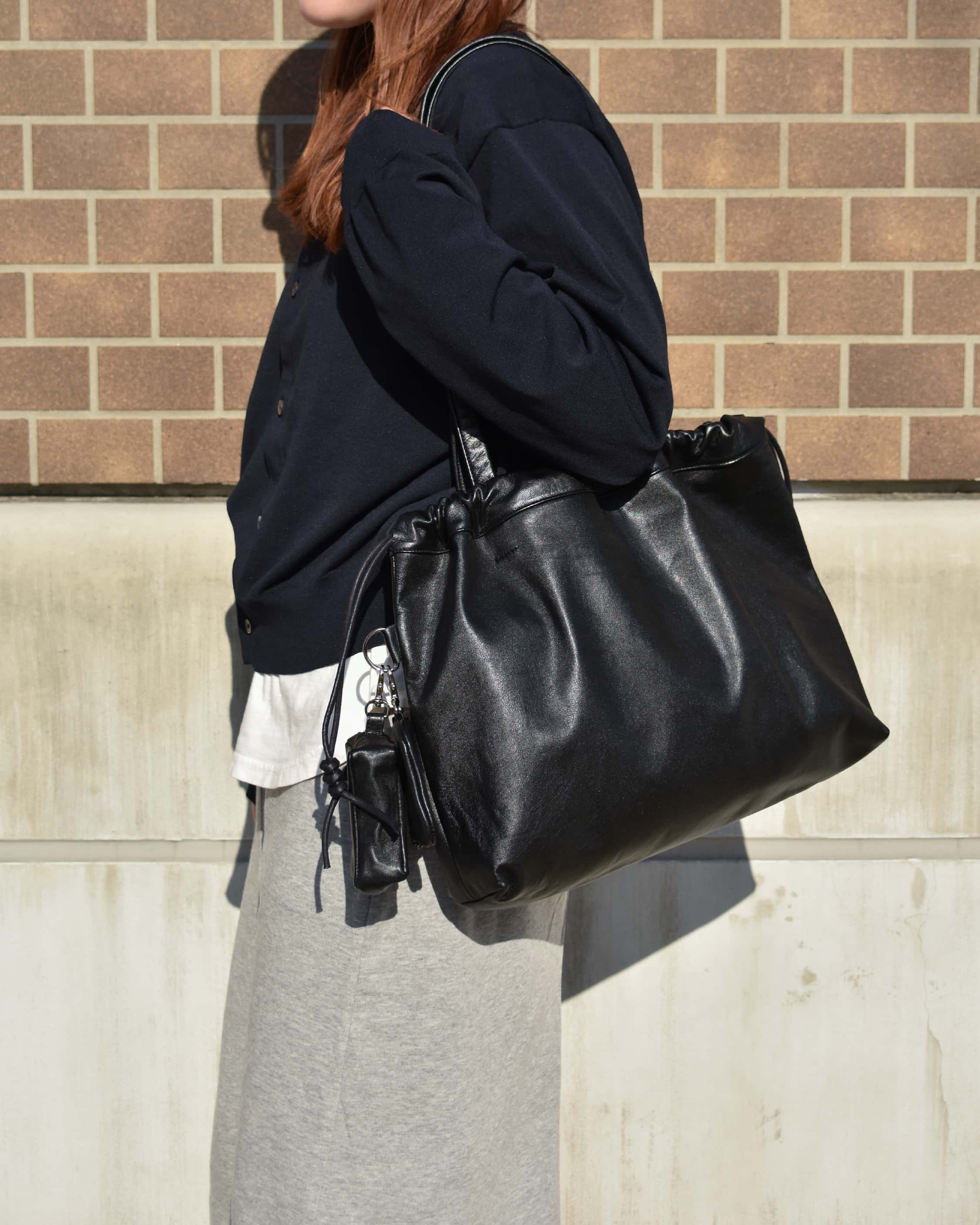 LEATHER BAG 着用イメージ